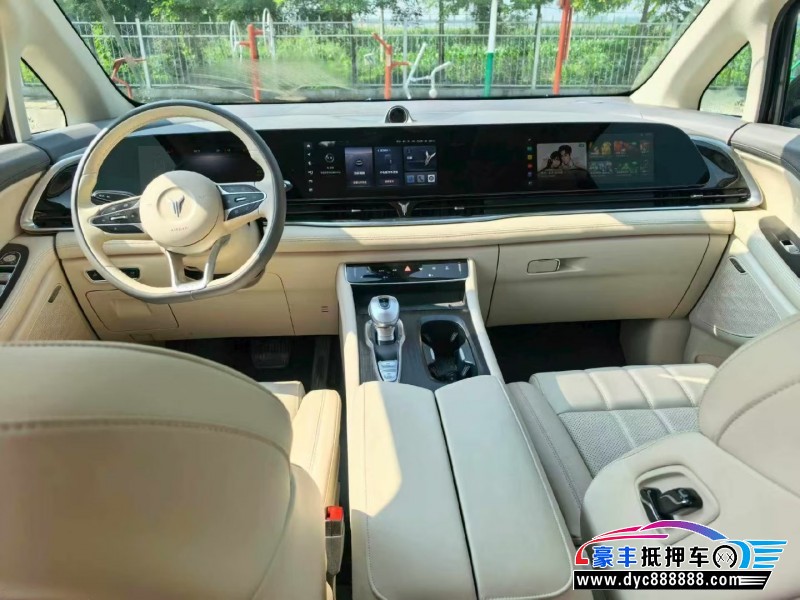 25年岚图梦想家轿车抵押车出售