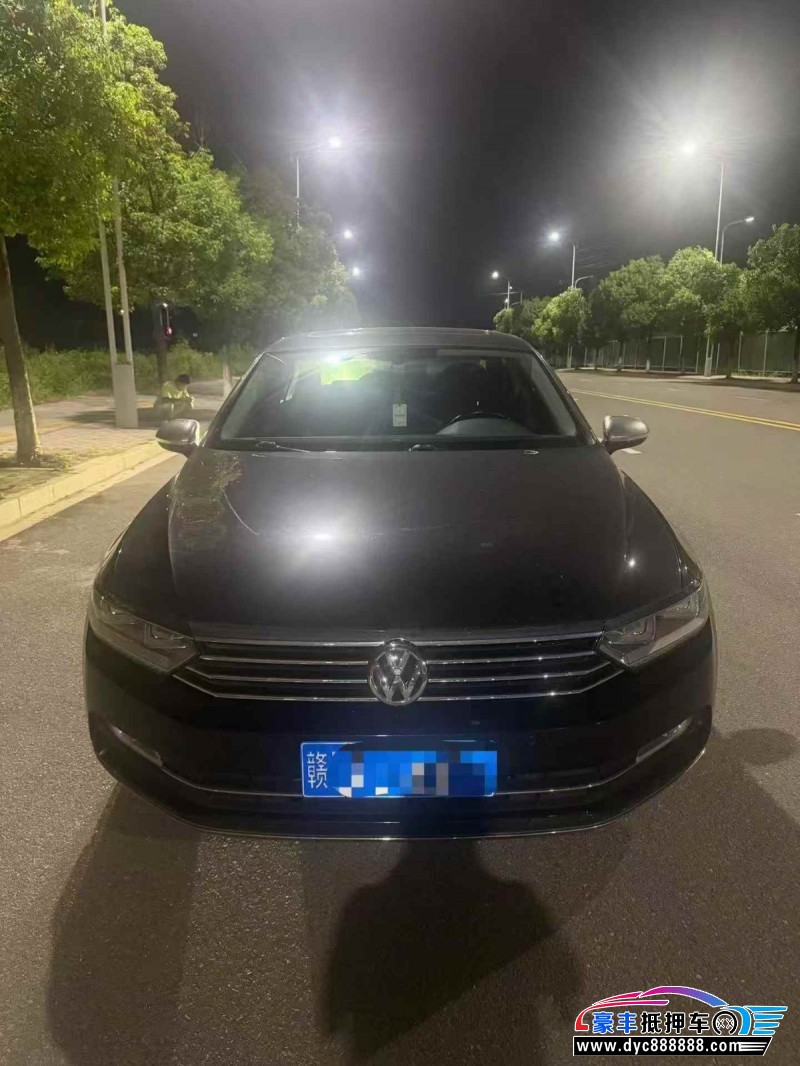抵押车出售18年大众迈腾轿车