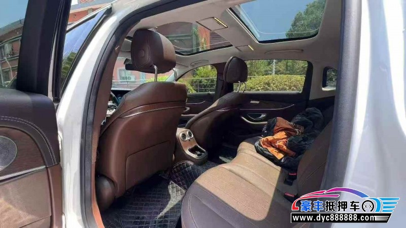 23年奔驰E轿车抵押车出售