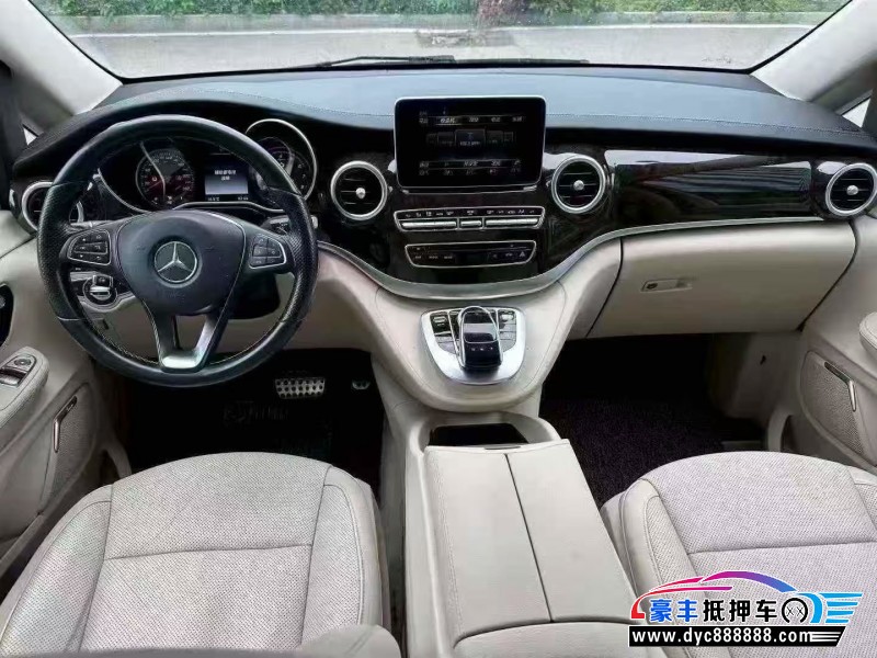 17年奔驰V轿车抵押车出售