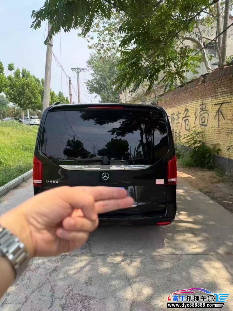 18年奔驰V轿车抵押车出售