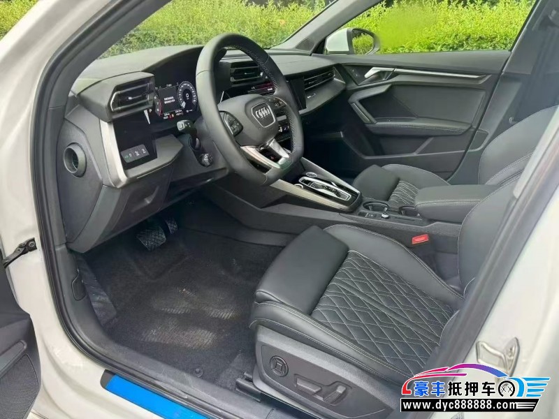 26年奥迪A3轿车抵押车出售