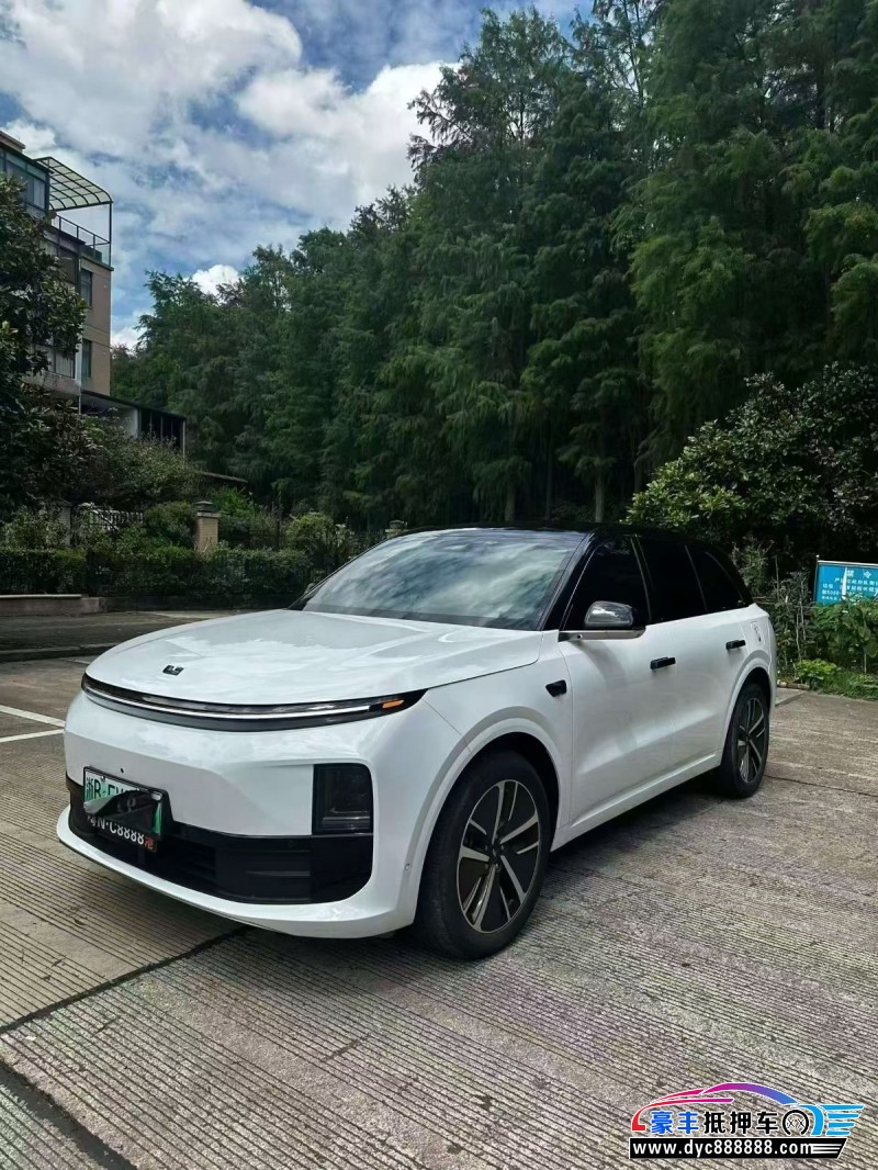 24年理想L6轿车抵押车出售