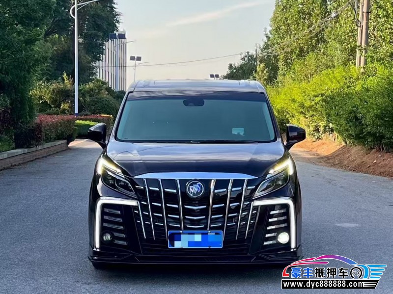 抵押车出售17年别克GL8轿车