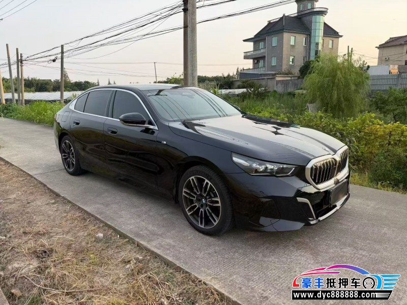 25年宝马5系轿车抵押车出售