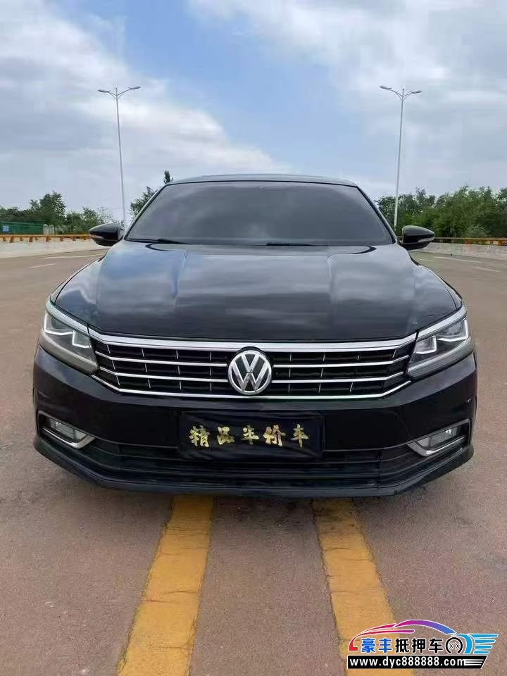 抵押车出售17年大众帕萨特轿车