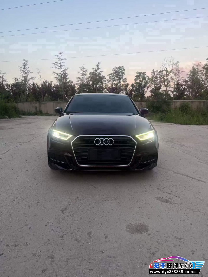 抵押车出售19年奥迪A4L轿车