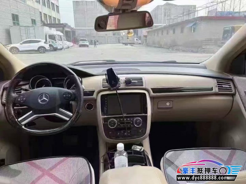 17年奔驰R轿车抵押车出售
