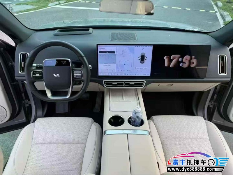 25年理想L6轿车抵押车出售