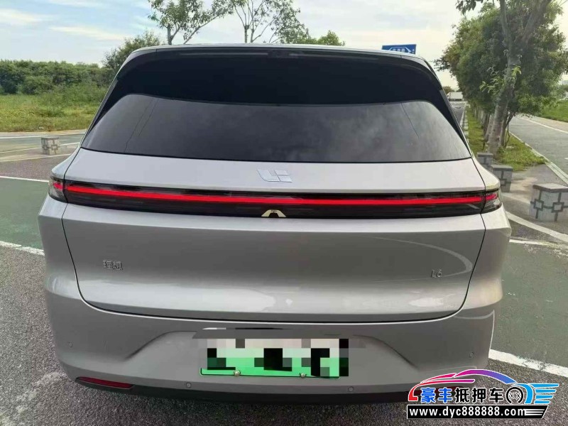 25年理想L6轿车抵押车出售
