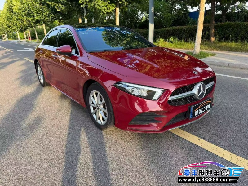 21年奔驰A轿车抵押车出售