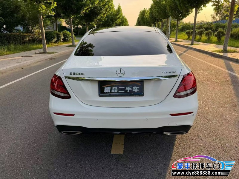 17年奔驰E轿车抵押车出售