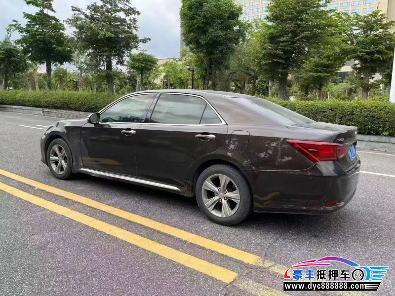 15年丰田皇冠轿车抵押车出售