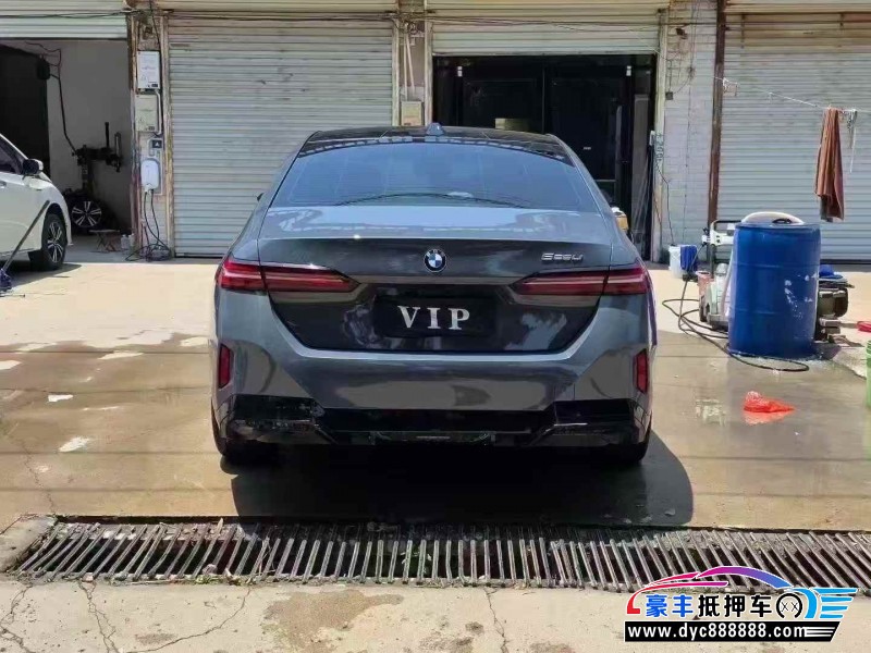 25年宝马5系轿车抵押车出售