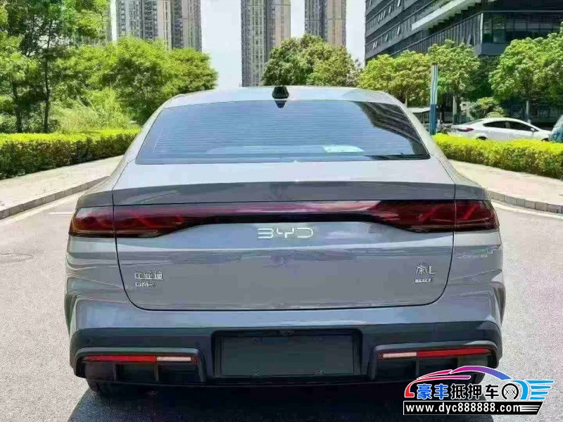 26年比亚迪秦轿车抵押车出售