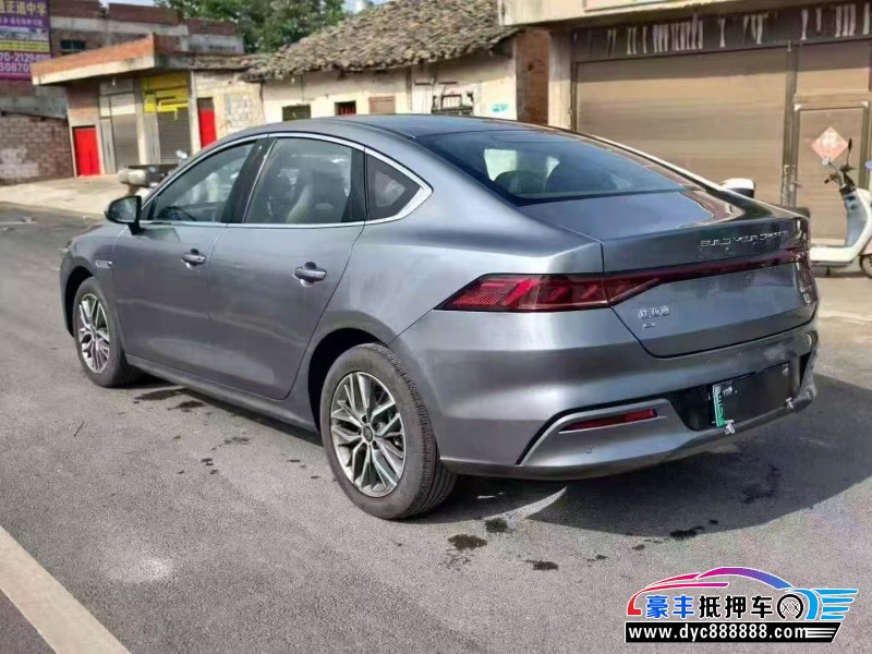 25年比亚迪秦轿车抵押车出售
