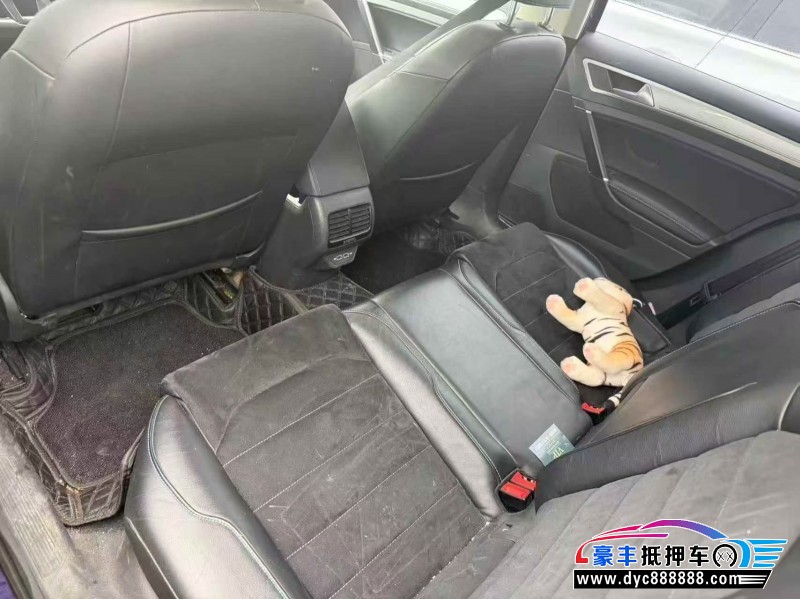 20年大众高尔夫轿车抵押车出售