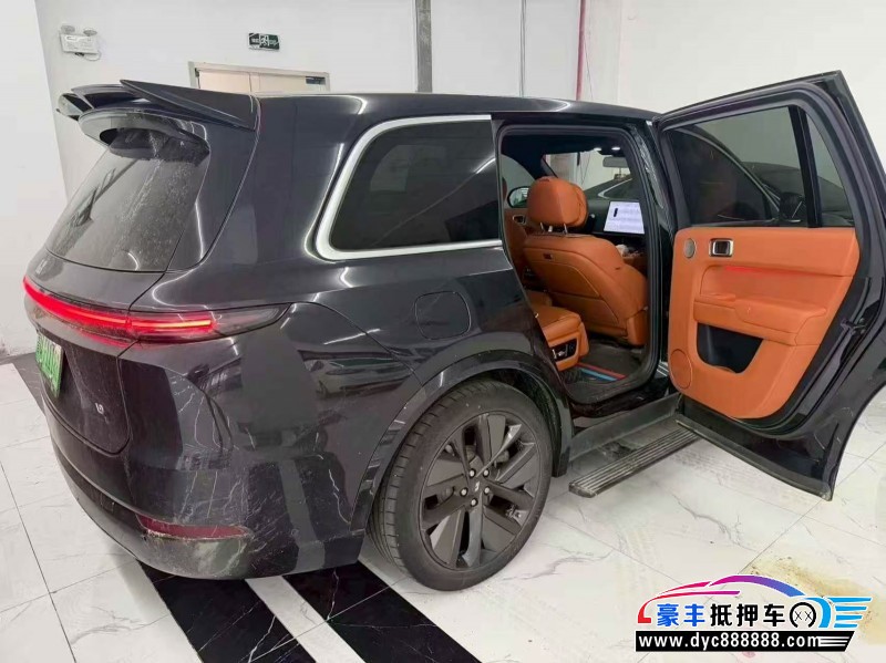 23年理想L9轿车抵押车出售