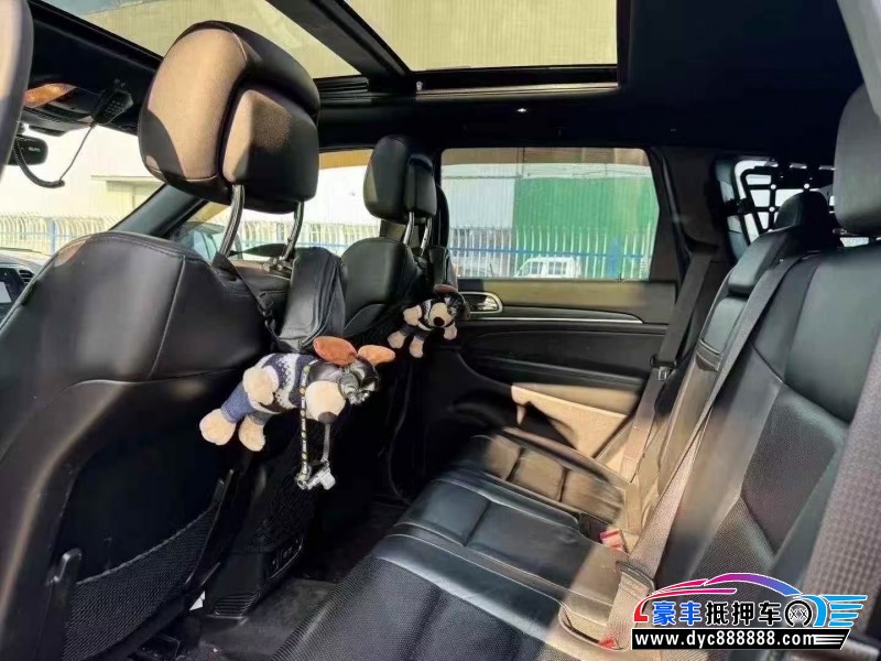 21年Jeep大切诺基轿车抵押车出售