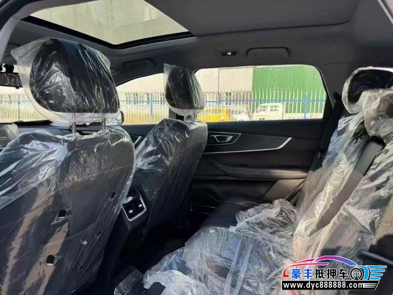 26年奇瑞瑞虎8轿车抵押车出售