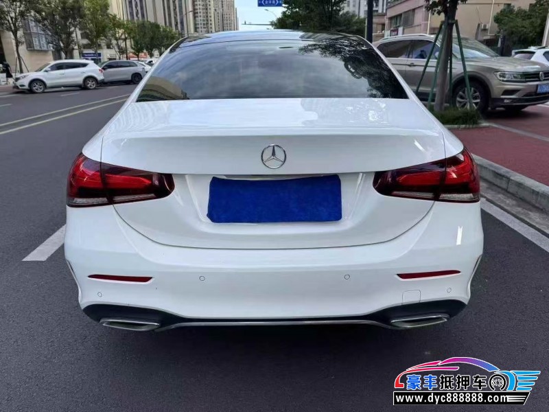 20年奔驰A轿车抵押车出售
