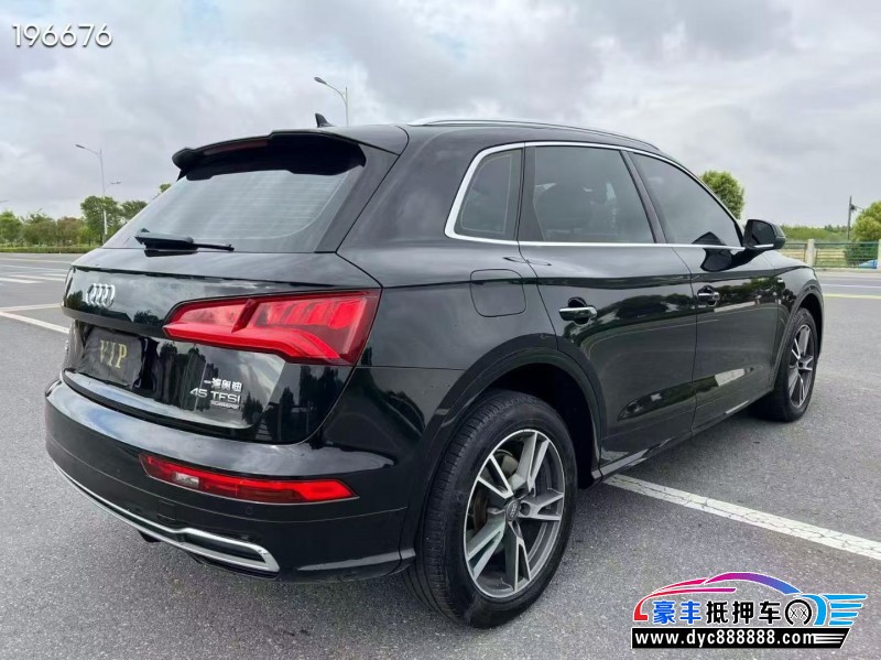 19年奥迪Q5轿车抵押车出售
