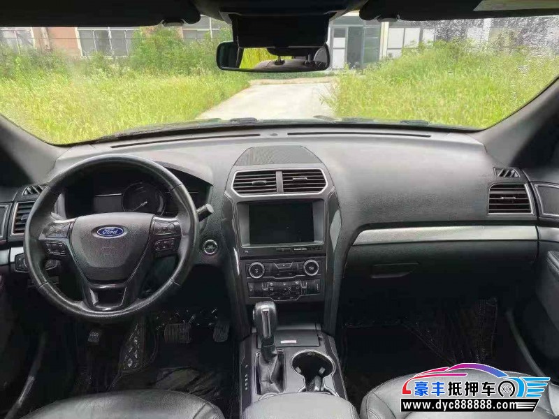 19年福特探险者轿车抵押车出售