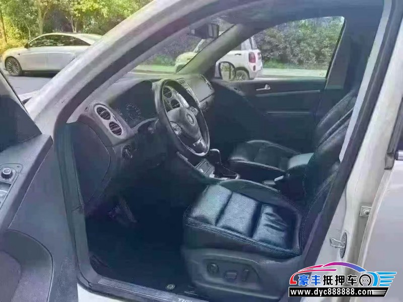 16年大众途观轿车抵押车出售