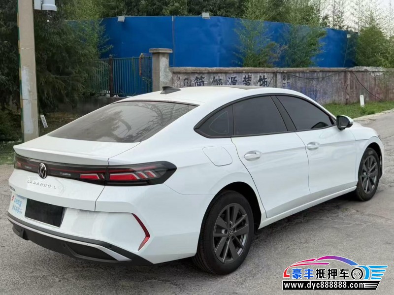 25年大众凌渡轿车抵押车出售