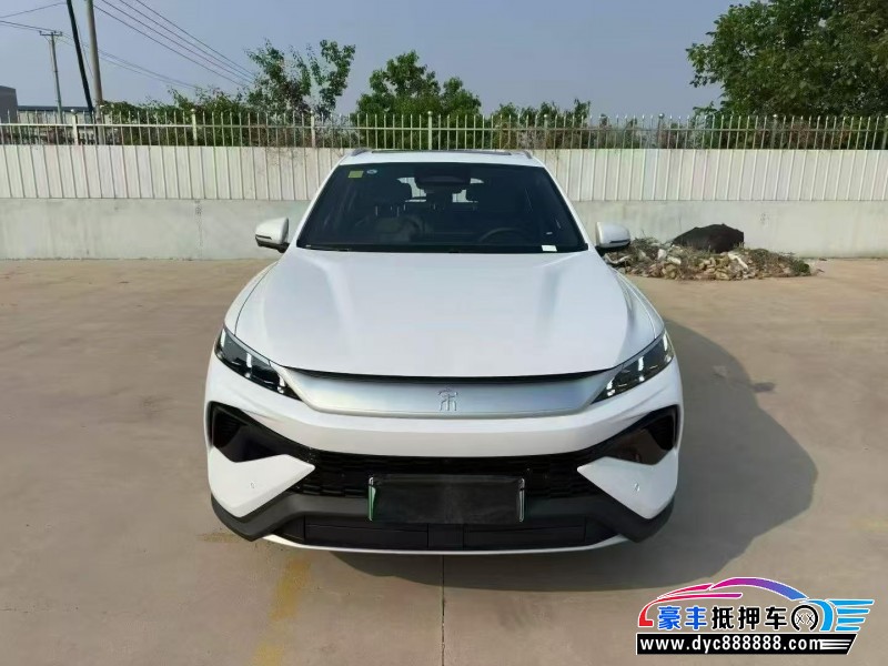 抵押车出售26年比亚迪宋轿车