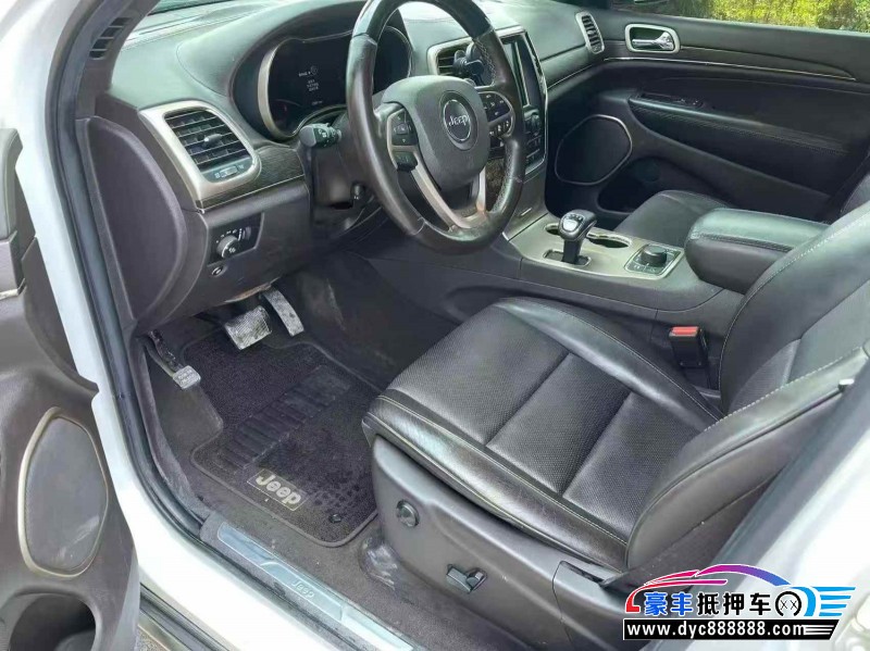 15年Jeep切诺基轿车抵押车出售