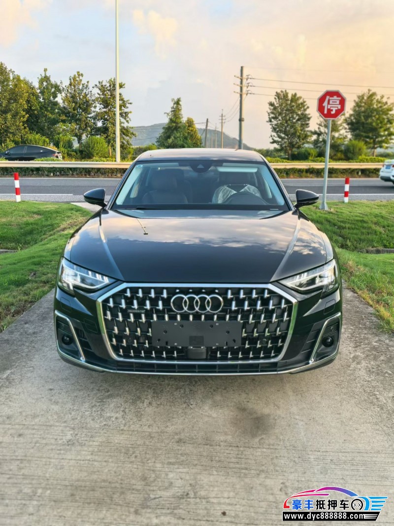 抵押车出售26年奥迪A8L轿车