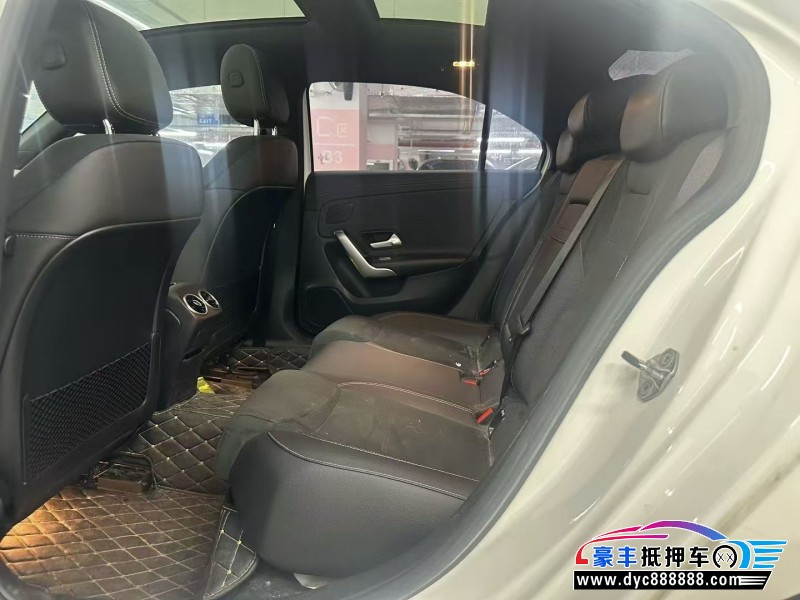 20年奔驰A轿车抵押车出售