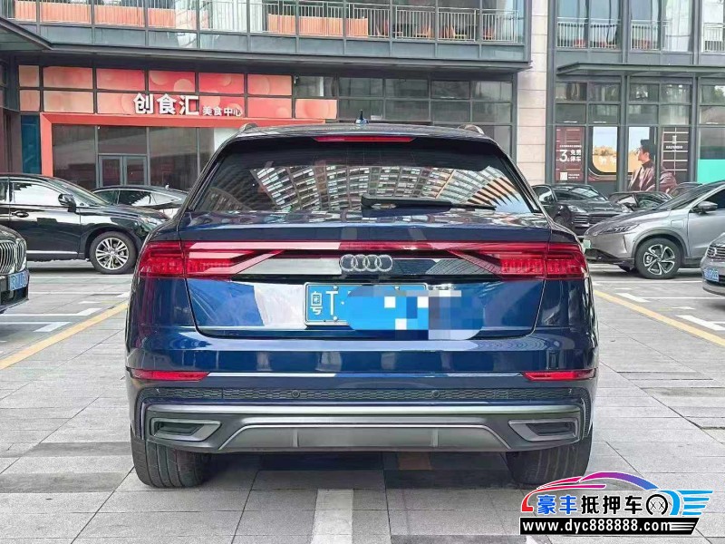21年奥迪Q8轿车抵押车出售