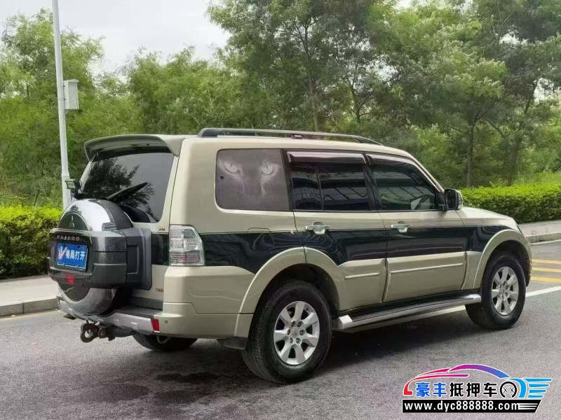 17年三菱帕杰罗轿车抵押车出售