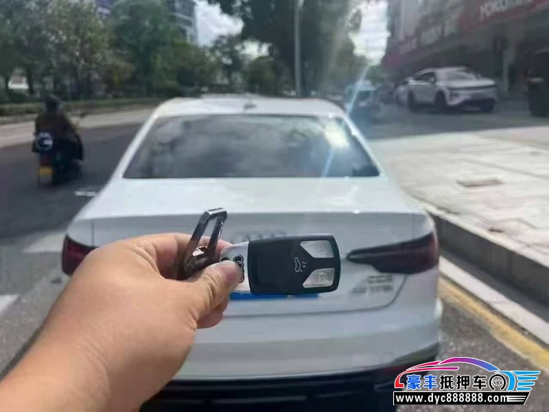 22年奥迪A4轿车抵押车出售