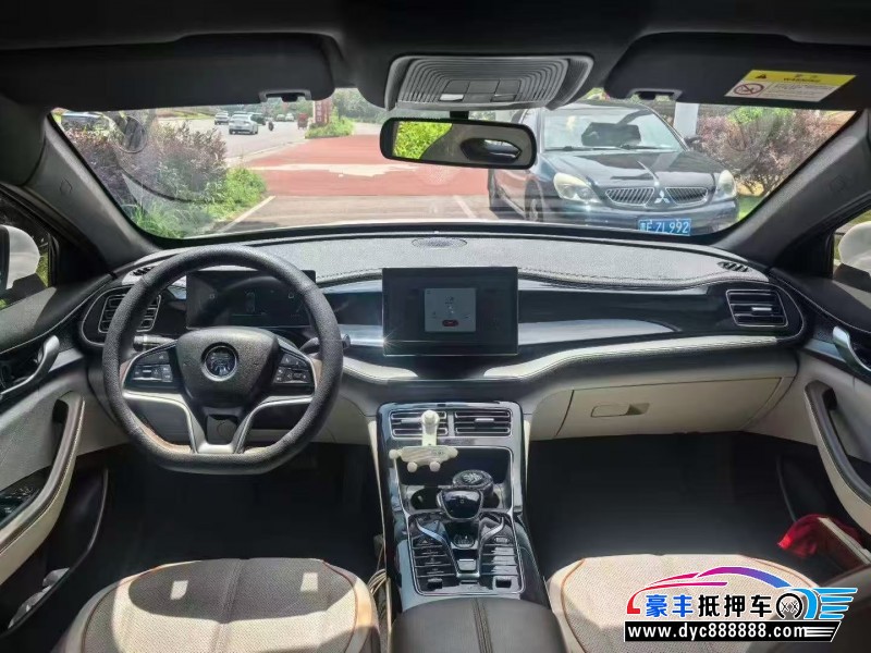 25年比亚迪秦轿车抵押车出售