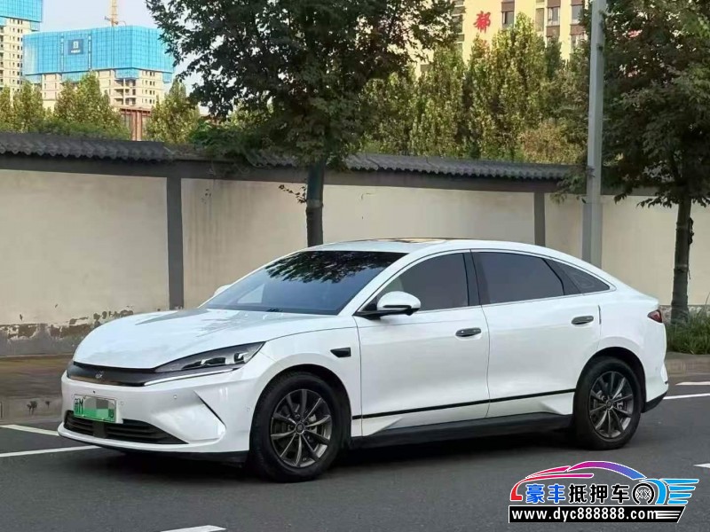 25年比亚迪秦轿车抵押车出售