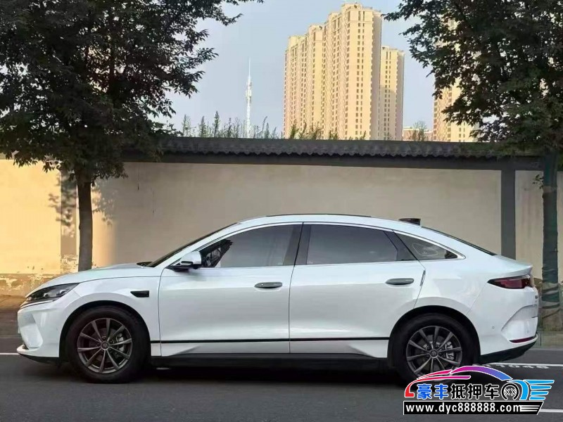 25年比亚迪秦轿车抵押车出售