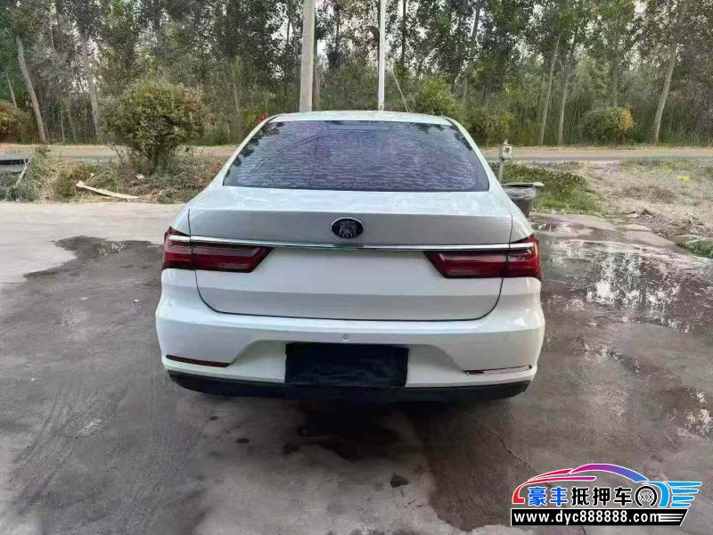 19年比亚迪秦轿车抵押车出售
