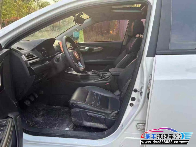 19年比亚迪秦轿车抵押车出售