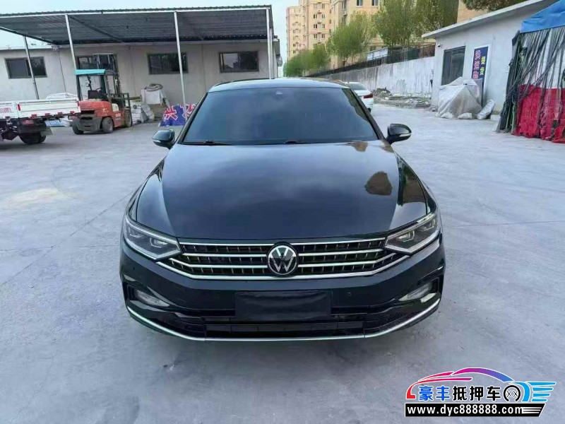 抵押车出售23年大众迈腾轿车