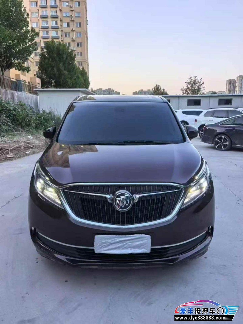 抵押车出售18年别克GL8轿车