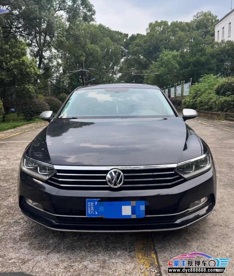 抵押车出售18年大众迈腾轿车
