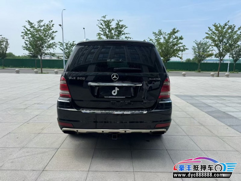 12年奔驰GL轿车抵押车出售