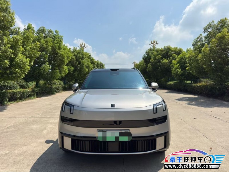 25年领克900轿车抵押车出售