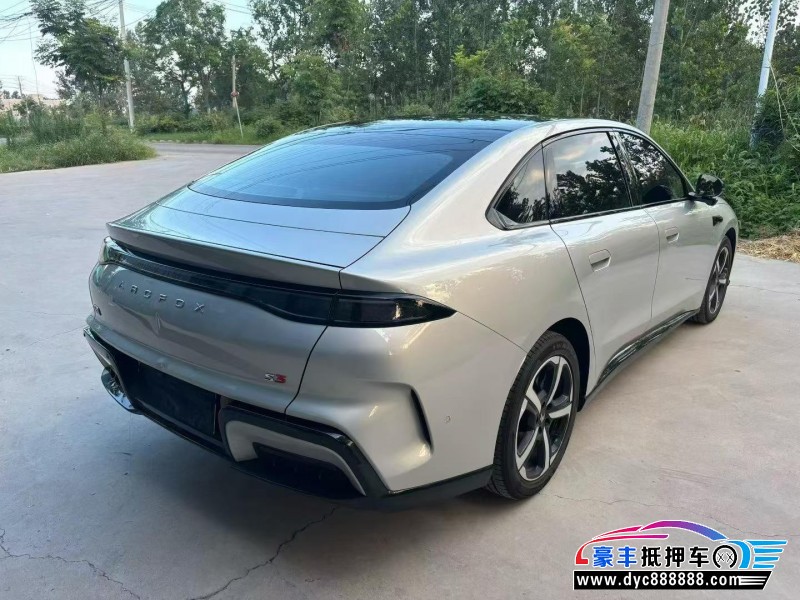 26年极狐阿尔法S轿车抵押车出售