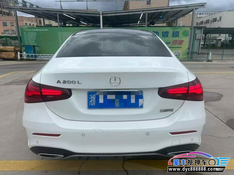 23年奔驰A轿车抵押车出售