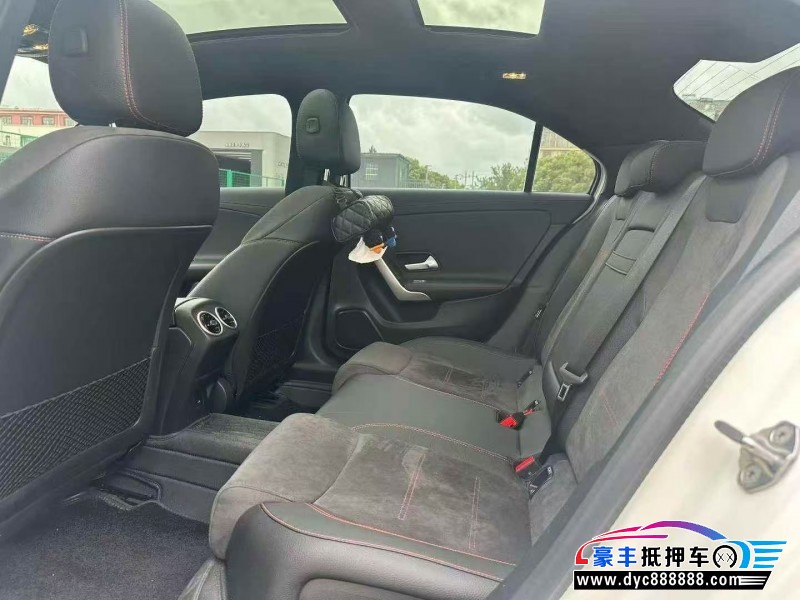 23年奔驰A轿车抵押车出售