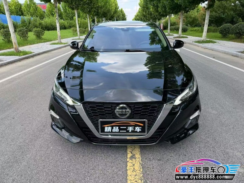 19年日产天籁轿车抵押车出售